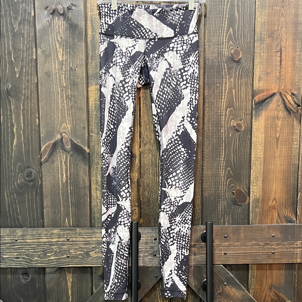 Lululemon Wunder Under Leggings 4 Black White Abstract Full Long‎ Activewear